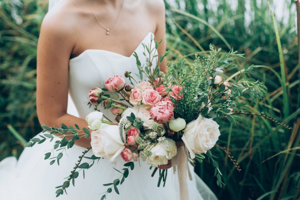 Cómo incluir un mensaje especial en tu ramo de novia