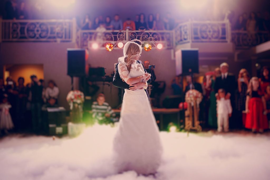 Porqué contratar músicos y DJs para tu boda